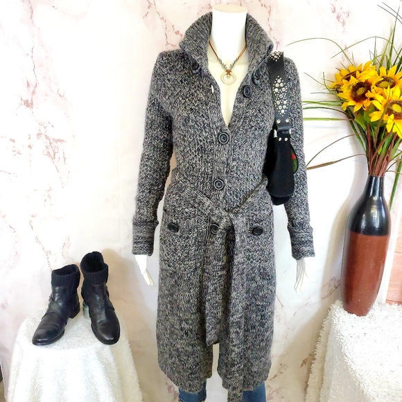 Victoria's Secret Sweaters - Victoria's Secret Moda International cardigan